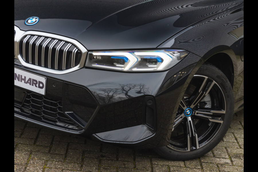 BMW 3 Serie Touring 330e xDrive M-Sport - LCI 2 - Pano - Driving Ass Prof - Trekhaak