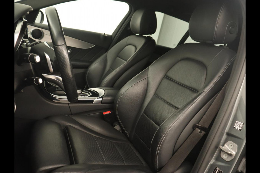 Mercedes-Benz C-Klasse 180 AMG | Leder | Stoelverwarming | Full LED | Camera | Park Assist | Navigatie | Bluetooth
