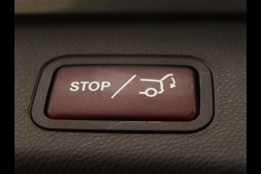 Mercedes-Benz C-Klasse 180 AMG | Leder | Stoelverwarming | Full LED | Camera | Park Assist | Navigatie | Bluetooth
