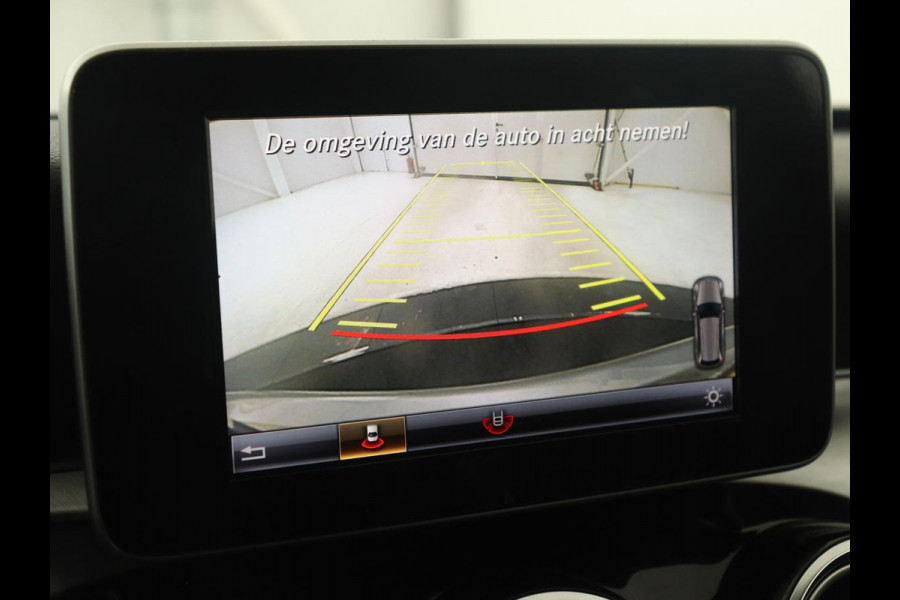 Mercedes-Benz C-Klasse 180 AMG | Leder | Stoelverwarming | Full LED | Camera | Park Assist | Navigatie | Bluetooth