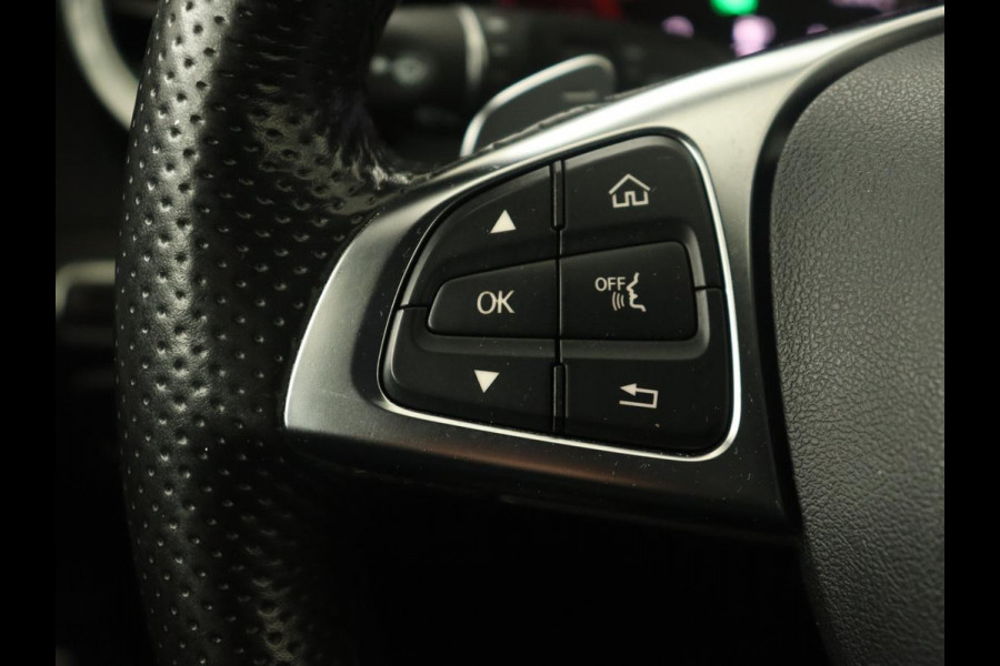 Mercedes-Benz C-Klasse 180 AMG | Leder | Stoelverwarming | Full LED | Camera | Park Assist | Navigatie | Bluetooth