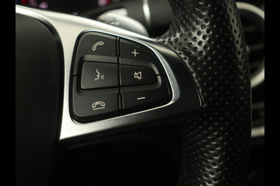 Mercedes-Benz C-Klasse 180 AMG | Leder | Stoelverwarming | Full LED | Camera | Park Assist | Navigatie | Bluetooth