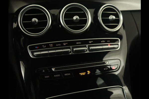 Mercedes-Benz C-Klasse 180 AMG | Leder | Stoelverwarming | Full LED | Camera | Park Assist | Navigatie | Bluetooth