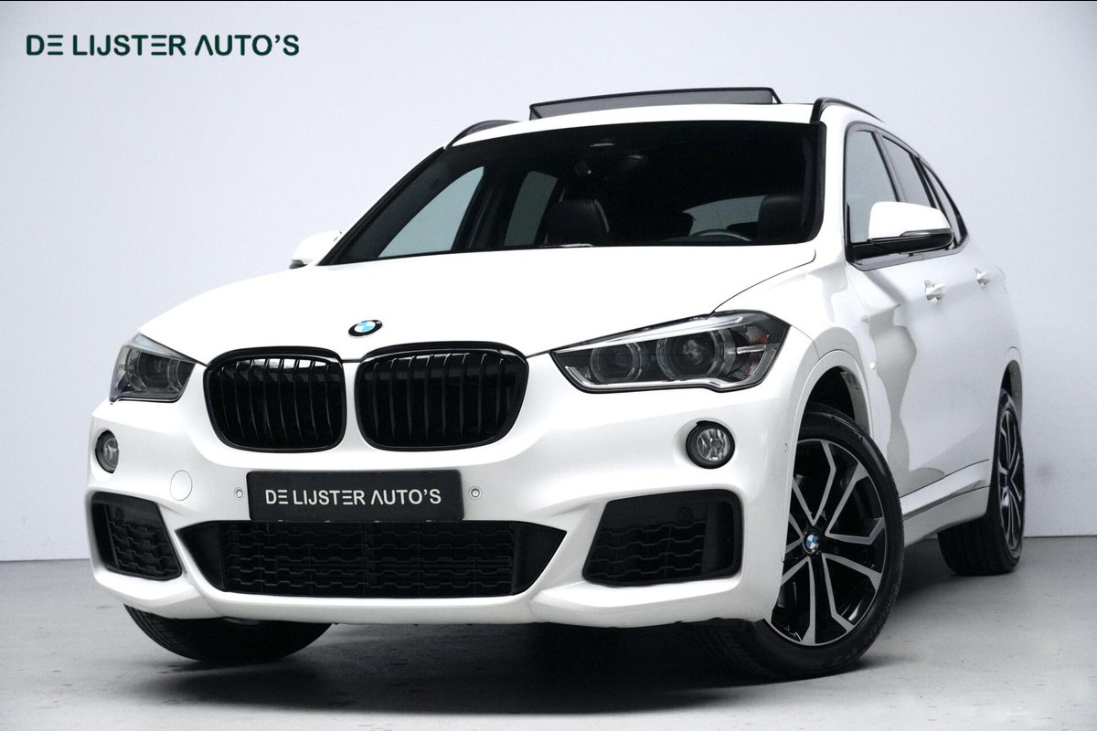 BMW X1 xDrive20i M Sport Facelift Automaat 192 PK | Pano-dak | CarPlay | Acc | HUD| Leder + Verward | Led | Pdc | Dealer onderhouden |