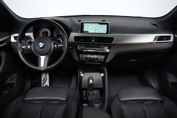 BMW X1 xDrive20i M Sport Facelift Automaat 192 PK | Pano-dak | CarPlay | Acc | HUD| Leder + Verward | Led | Pdc | Dealer onderhouden |
