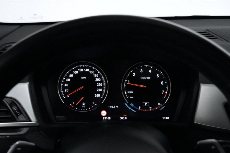 BMW X1 xDrive20i M Sport Facelift Automaat 192 PK | Pano-dak | CarPlay | Acc | HUD| Leder + Verward | Led | Pdc | Dealer onderhouden |