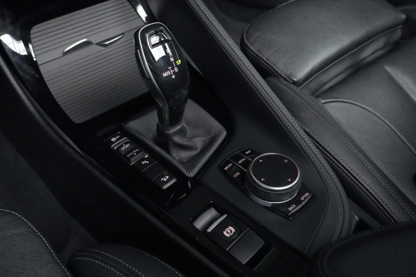 BMW X1 xDrive20i M Sport Facelift Automaat 192 PK | Pano-dak | CarPlay | Acc | HUD| Leder + Verward | Led | Pdc | Dealer onderhouden |