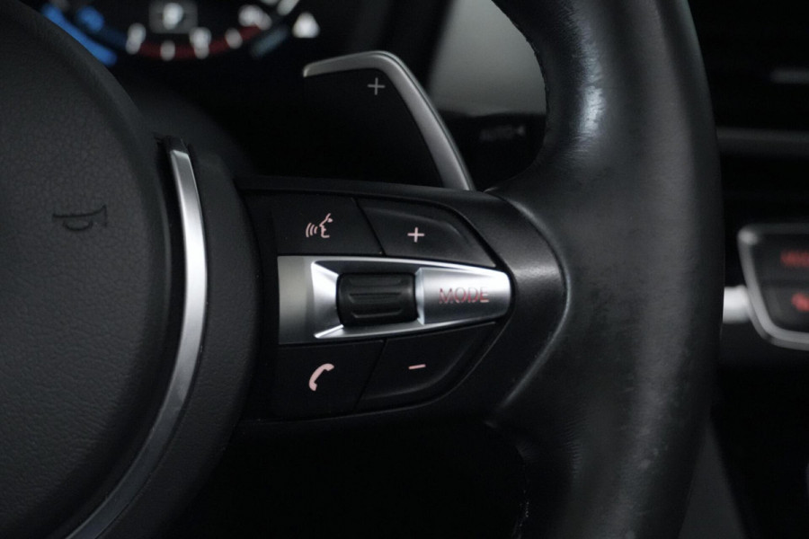 BMW X1 xDrive20i M Sport Facelift Automaat 192 PK | Pano-dak | CarPlay | Acc | HUD| Leder + Verward | Led | Pdc | Dealer onderhouden |