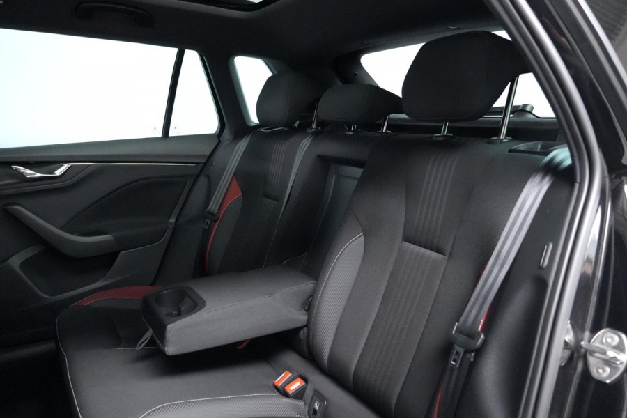 Škoda Kamiq 1.0 TSI Monte Carlo Sport Automaat | Pano-dak | Virtual | CarPlay | Stoelverwarming | Cruise | Camera | Led | Pdc |