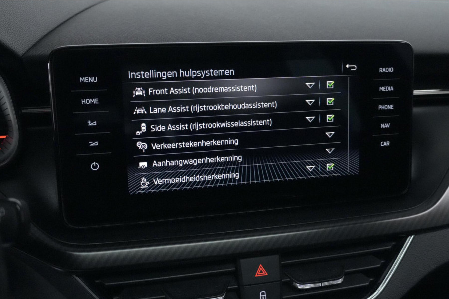Škoda Kamiq 1.0 TSI Monte Carlo Sport Automaat | Pano-dak | Virtual | CarPlay | Stoelverwarming | Cruise | Camera | Led | Pdc |