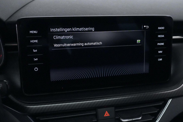 Škoda Kamiq 1.0 TSI Monte Carlo Sport Automaat | Pano-dak | Virtual | CarPlay | Stoelverwarming | Cruise | Camera | Led | Pdc |
