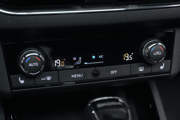 Škoda Kamiq 1.0 TSI Monte Carlo Sport Automaat | Pano-dak | Virtual | CarPlay | Stoelverwarming | Cruise | Camera | Led | Pdc |