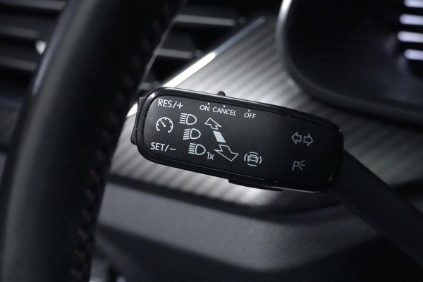 Škoda Kamiq 1.0 TSI Monte Carlo Sport Automaat | Pano-dak | Virtual | CarPlay | Stoelverwarming | Cruise | Camera | Led | Pdc |
