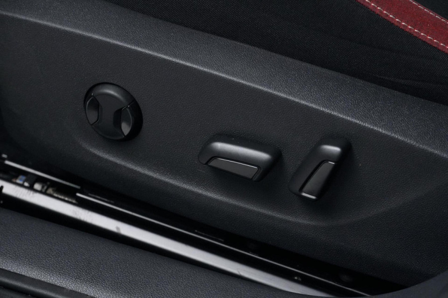 Škoda Kamiq 1.0 TSI Monte Carlo Sport Automaat | Pano-dak | Virtual | CarPlay | Stoelverwarming | Cruise | Camera | Led | Pdc |