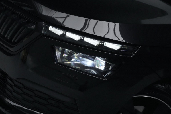 Škoda Kamiq 1.0 TSI Monte Carlo Sport Automaat | Pano-dak | Virtual | CarPlay | Stoelverwarming | Cruise | Camera | Led | Pdc |