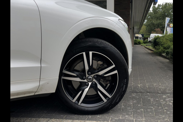 Volvo XC60 2.0 T5 R-Design | Pano, Navi, Stoel+Stuurverw., 360 Camera, Carplay/Android, Leder/Alcant. | Dealeronderhouden | NAP |