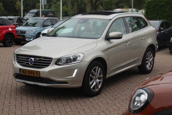 Volvo XC60 2.4 D4 Polar+ / Trekhaak / Panoramadak / Camera / Leder / Keyless / ACC / 18'' / Bliss / Standverwarming / Dodehoek / Navigatie /  Xenon