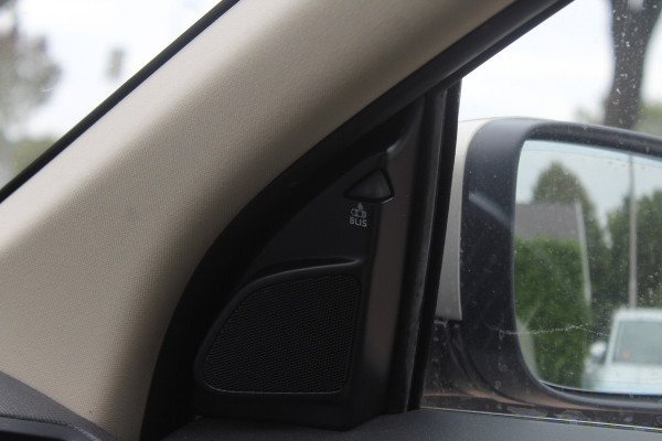 Volvo XC60 2.4 D4 Polar+ / Trekhaak / Panoramadak / Camera / Leder / Keyless / ACC / 18'' / Bliss / Standverwarming / Dodehoek / Navigatie /  Xenon