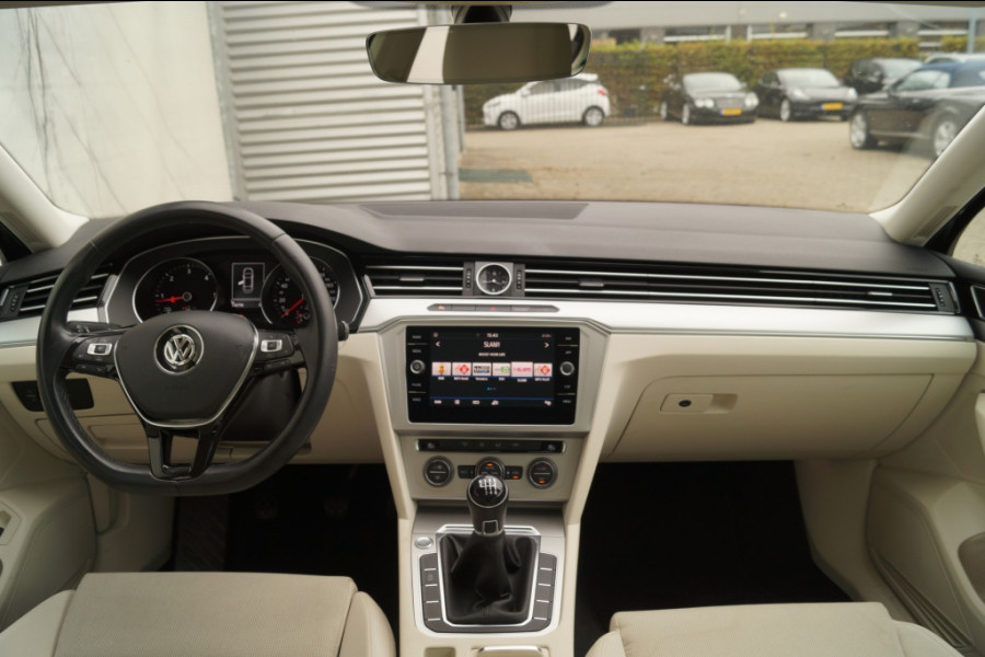 Volkswagen Passat 1.6 TDI Comfortline Business 4-drs -PANO-NAVI-ECC-PDC-