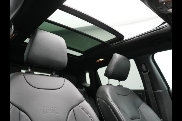 Jeep Compass 4xe 240 Plug In Hybrid Electric S 240pk Dealer O.H PHEV | Panodak | Adaptive Cruise | Lederen Sportstoelen Memory & Ventilatie | Apple Carplay | Keyless | Stuur Verwarmd | Navigatie | Blis | Virtual | DAB |