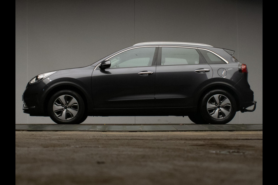 Kia Niro 1.6 GDi Hybrid DynamicLine Sport (NAVI,CAR PLAY,CAMERA,PDC,LED,CRUISE,CLIMATE,TREKHAAK,DAB,SPORTSTOELEN,LM,NETTE STAAT)