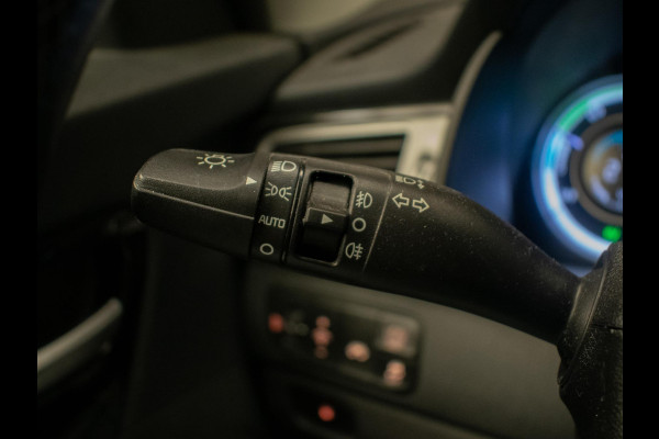 Kia Niro 1.6 GDi Hybrid DynamicLine Sport (NAVI,CAR PLAY,CAMERA,PDC,LED,CRUISE,CLIMATE,TREKHAAK,DAB,SPORTSTOELEN,LM,NETTE STAAT)