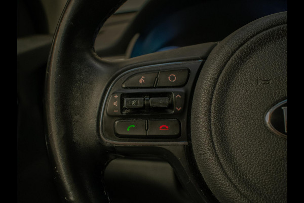 Kia Niro 1.6 GDi Hybrid DynamicLine Sport (NAVI,CAR PLAY,CAMERA,PDC,LED,CRUISE,CLIMATE,TREKHAAK,DAB,SPORTSTOELEN,LM,NETTE STAAT)