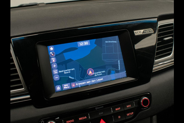Kia Niro 1.6 GDi Hybrid DynamicLine Sport (NAVI,CAR PLAY,CAMERA,PDC,LED,CRUISE,CLIMATE,TREKHAAK,DAB,SPORTSTOELEN,LM,NETTE STAAT)