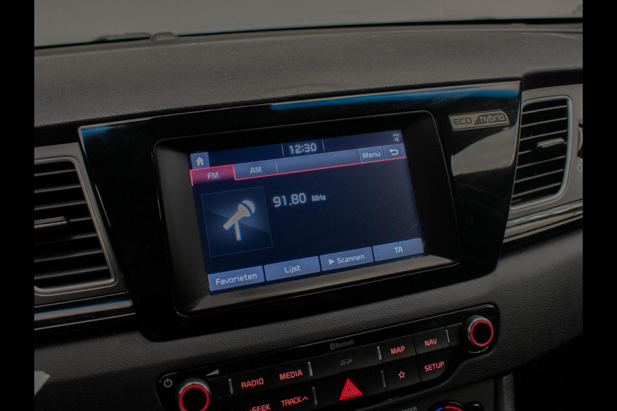 Kia Niro 1.6 GDi Hybrid DynamicLine Sport (NAVI,CAR PLAY,CAMERA,PDC,LED,CRUISE,CLIMATE,TREKHAAK,DAB,SPORTSTOELEN,LM,NETTE STAAT)