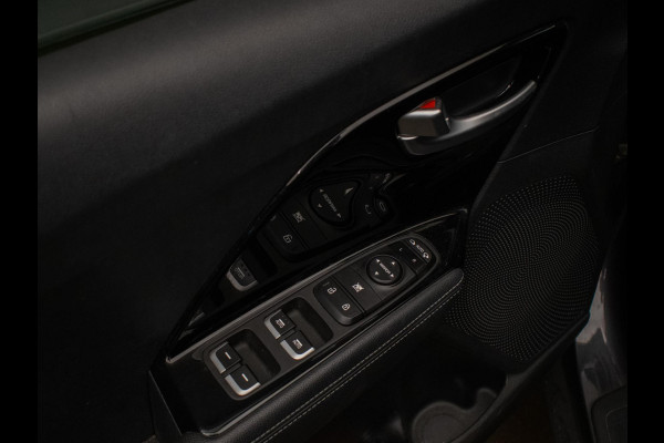 Kia Niro 1.6 GDi Hybrid DynamicLine Sport (NAVI,CAR PLAY,CAMERA,PDC,LED,CRUISE,CLIMATE,TREKHAAK,DAB,SPORTSTOELEN,LM,NETTE STAAT)