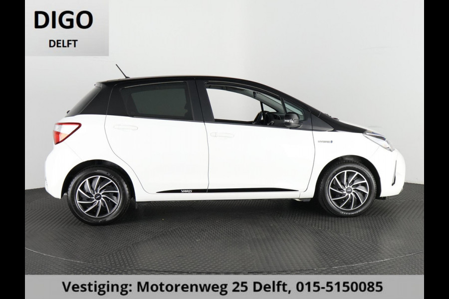 Toyota Yaris 1.5 HYBRID BI-TONE GARANTIE 4-2030! CAMER. DEALERAUTO ! PDC . GARANTIE TOT 04-2030