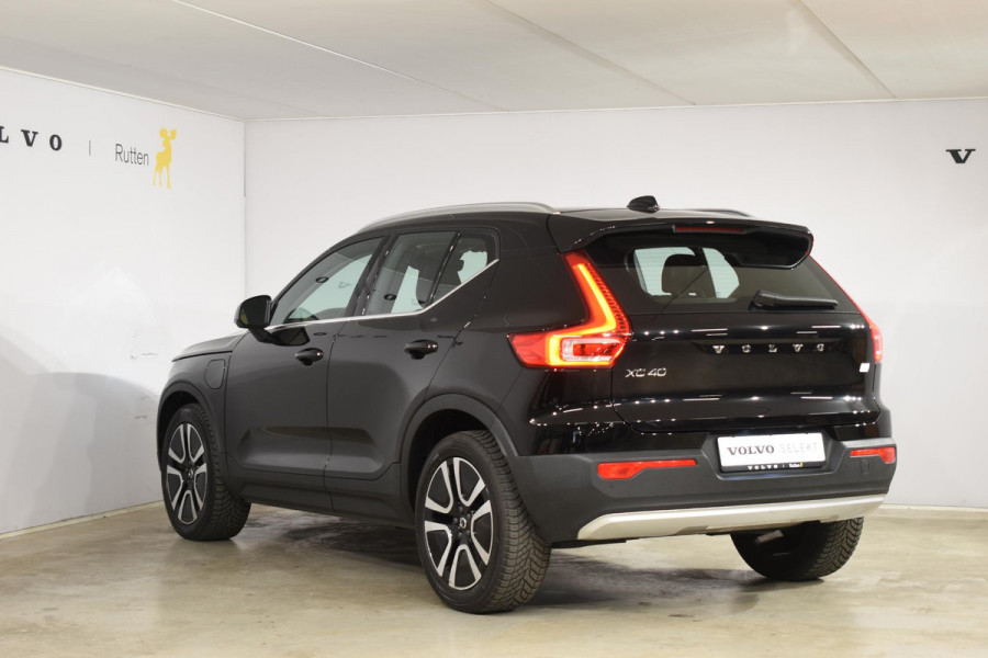 Volvo XC40 T5 262PK Automaat Plug-in Hybrid Inscription / Navigatie / Leren bekleding / Parkeersensoren v+a / Achteruitrijcamera / Cruise Control / Elektrische achterklep / 19" LM-Velgen