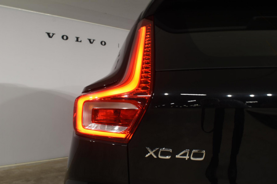 Volvo XC40 T5 262PK Automaat Plug-in Hybrid Inscription / Navigatie / Leren bekleding / Parkeersensoren v+a / Achteruitrijcamera / Cruise Control / Elektrische achterklep / 19" LM-Velgen