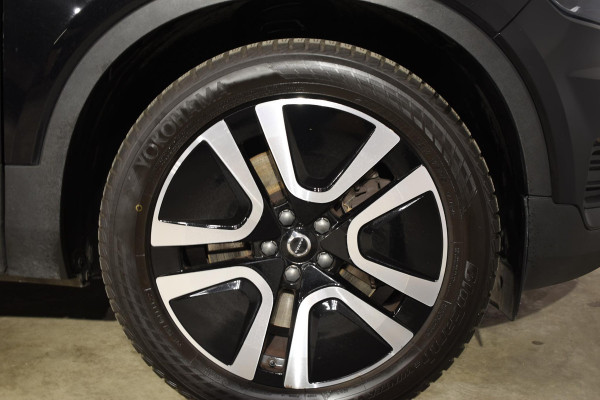 Volvo XC40 T5 262PK Automaat Plug-in Hybrid Inscription / Navigatie / Leren bekleding / Parkeersensoren v+a / Achteruitrijcamera / Cruise Control / Elektrische achterklep / 19" LM-Velgen