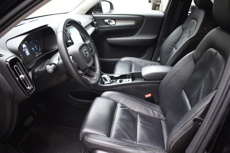 Volvo XC40 T5 262PK Automaat Plug-in Hybrid Inscription / Navigatie / Leren bekleding / Parkeersensoren v+a / Achteruitrijcamera / Cruise Control / Elektrische achterklep / 19" LM-Velgen