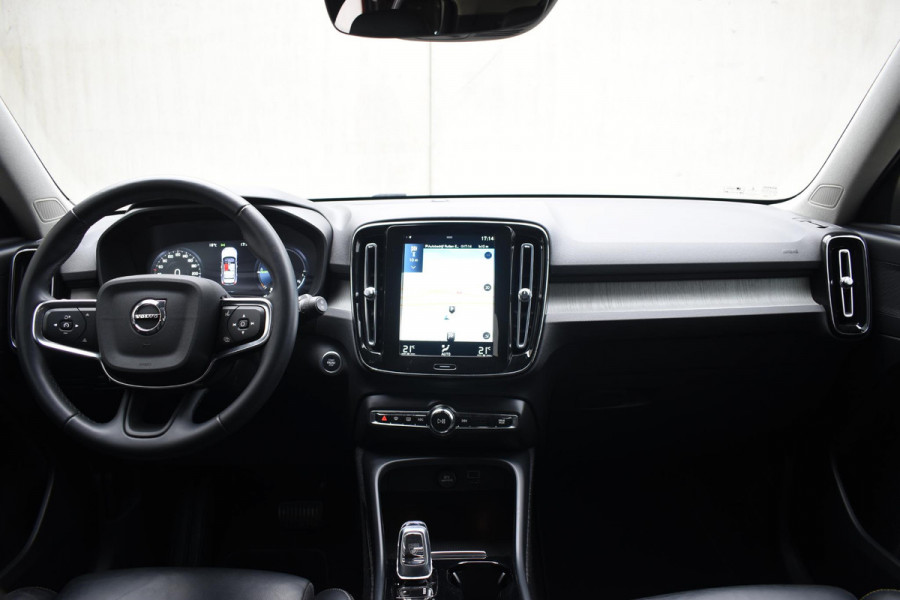 Volvo XC40 T5 262PK Automaat Plug-in Hybrid Inscription / Navigatie / Leren bekleding / Parkeersensoren v+a / Achteruitrijcamera / Cruise Control / Elektrische achterklep / 19" LM-Velgen
