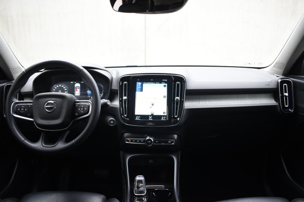Volvo XC40 T5 262PK Automaat Plug-in Hybrid Inscription / Navigatie / Leren bekleding / Parkeersensoren v+a / Achteruitrijcamera / Cruise Control / Elektrische achterklep / 19" LM-Velgen