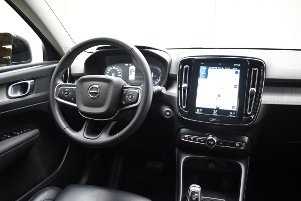 Volvo XC40 T5 262PK Automaat Plug-in Hybrid Inscription / Navigatie / Leren bekleding / Parkeersensoren v+a / Achteruitrijcamera / Cruise Control / Elektrische achterklep / 19" LM-Velgen