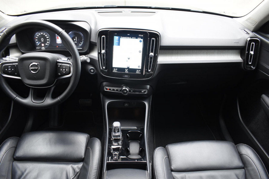 Volvo XC40 T5 262PK Automaat Plug-in Hybrid Inscription / Navigatie / Leren bekleding / Parkeersensoren v+a / Achteruitrijcamera / Cruise Control / Elektrische achterklep / 19" LM-Velgen