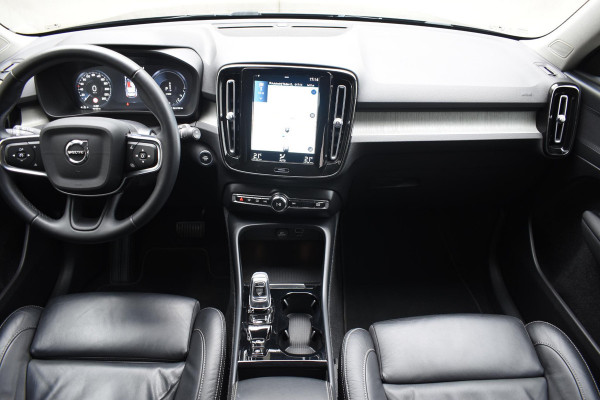 Volvo XC40 T5 262PK Automaat Plug-in Hybrid Inscription / Navigatie / Leren bekleding / Parkeersensoren v+a / Achteruitrijcamera / Cruise Control / Elektrische achterklep / 19" LM-Velgen