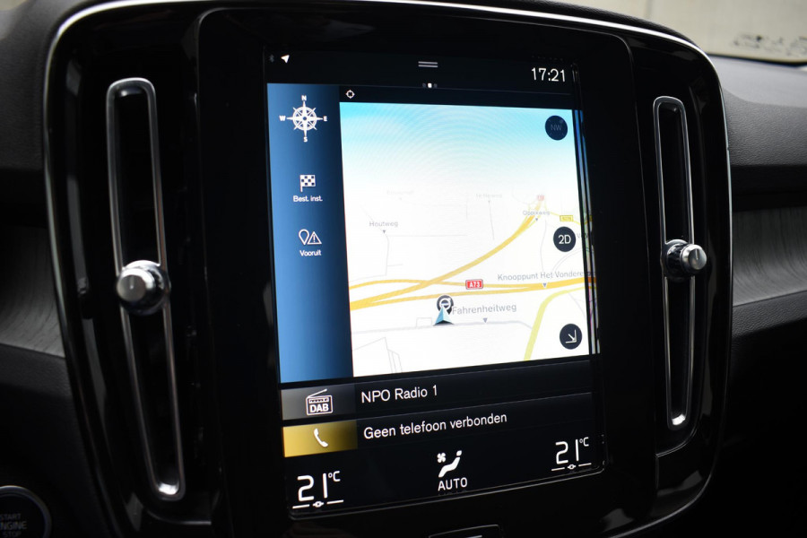 Volvo XC40 T5 262PK Automaat Plug-in Hybrid Inscription / Navigatie / Leren bekleding / Parkeersensoren v+a / Achteruitrijcamera / Cruise Control / Elektrische achterklep / 19" LM-Velgen