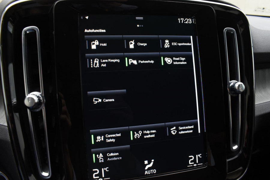 Volvo XC40 T5 262PK Automaat Plug-in Hybrid Inscription / Navigatie / Leren bekleding / Parkeersensoren v+a / Achteruitrijcamera / Cruise Control / Elektrische achterklep / 19" LM-Velgen