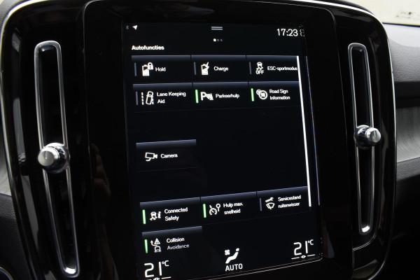 Volvo XC40 T5 262PK Automaat Plug-in Hybrid Inscription / Navigatie / Leren bekleding / Parkeersensoren v+a / Achteruitrijcamera / Cruise Control / Elektrische achterklep / 19" LM-Velgen