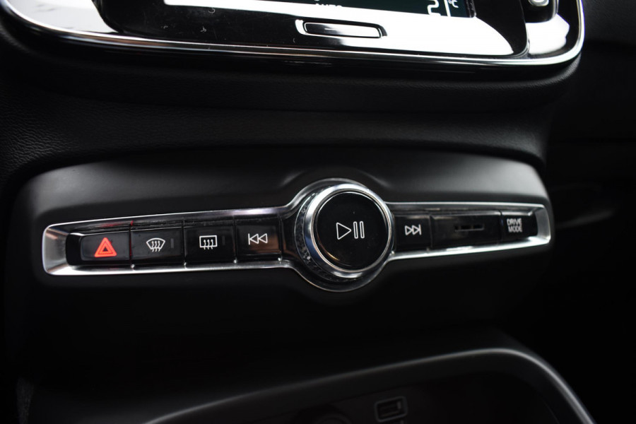Volvo XC40 T5 262PK Automaat Plug-in Hybrid Inscription / Navigatie / Leren bekleding / Parkeersensoren v+a / Achteruitrijcamera / Cruise Control / Elektrische achterklep / 19" LM-Velgen
