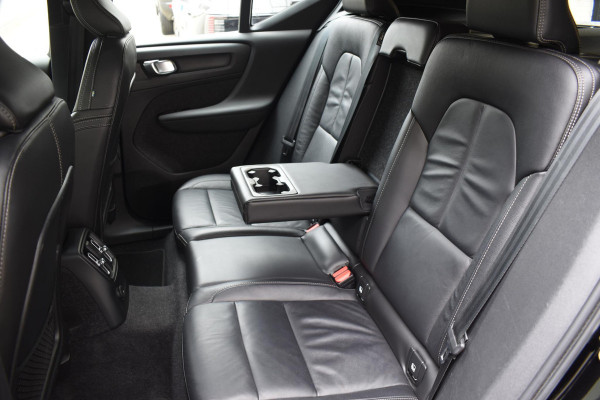 Volvo XC40 T5 262PK Automaat Plug-in Hybrid Inscription / Navigatie / Leren bekleding / Parkeersensoren v+a / Achteruitrijcamera / Cruise Control / Elektrische achterklep / 19" LM-Velgen