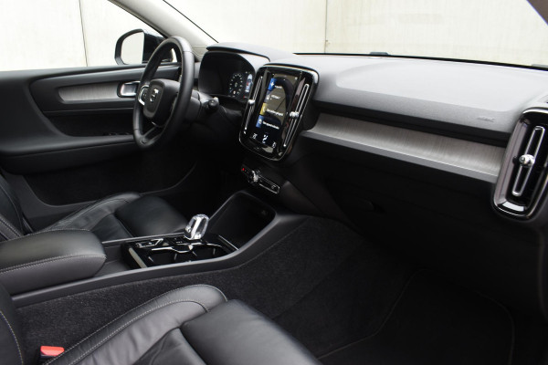 Volvo XC40 T5 262PK Automaat Plug-in Hybrid Inscription / Navigatie / Leren bekleding / Parkeersensoren v+a / Achteruitrijcamera / Cruise Control / Elektrische achterklep / 19" LM-Velgen