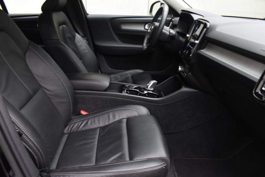 Volvo XC40 T5 262PK Automaat Plug-in Hybrid Inscription / Navigatie / Leren bekleding / Parkeersensoren v+a / Achteruitrijcamera / Cruise Control / Elektrische achterklep / 19" LM-Velgen