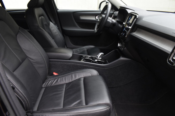Volvo XC40 T5 262PK Automaat Plug-in Hybrid Inscription / Navigatie / Leren bekleding / Parkeersensoren v+a / Achteruitrijcamera / Cruise Control / Elektrische achterklep / 19" LM-Velgen