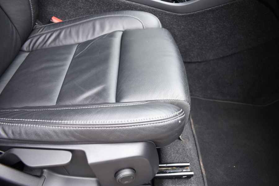 Volvo XC40 T5 262PK Automaat Plug-in Hybrid Inscription / Navigatie / Leren bekleding / Parkeersensoren v+a / Achteruitrijcamera / Cruise Control / Elektrische achterklep / 19" LM-Velgen