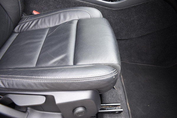 Volvo XC40 T5 262PK Automaat Plug-in Hybrid Inscription / Navigatie / Leren bekleding / Parkeersensoren v+a / Achteruitrijcamera / Cruise Control / Elektrische achterklep / 19" LM-Velgen